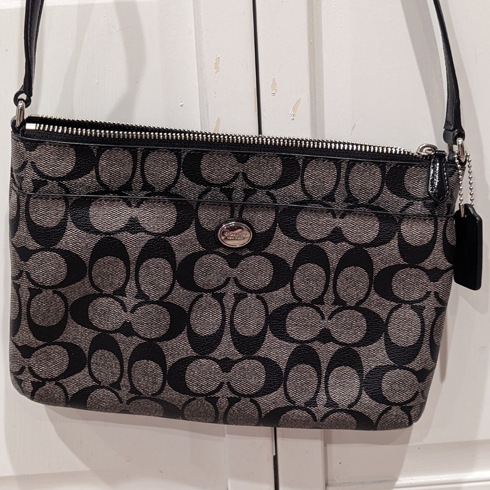 File Ny Signature Black Canvas Shoulder Bag